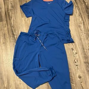 MEDCOUTURE Joggers Scrub Set